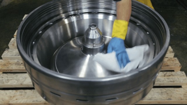 Cleaning centrifuge